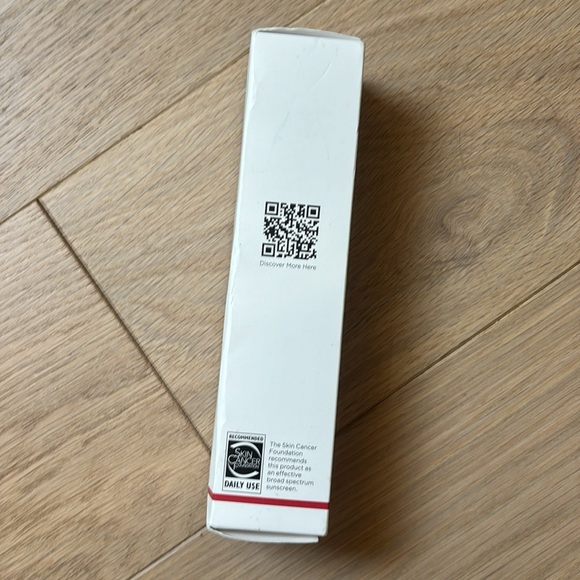 EltaMD UV Physical Broad Spectrum SPF 41 Tinted Sunscreen 3 Oz Exp 8/26 - Picture 2 of 4